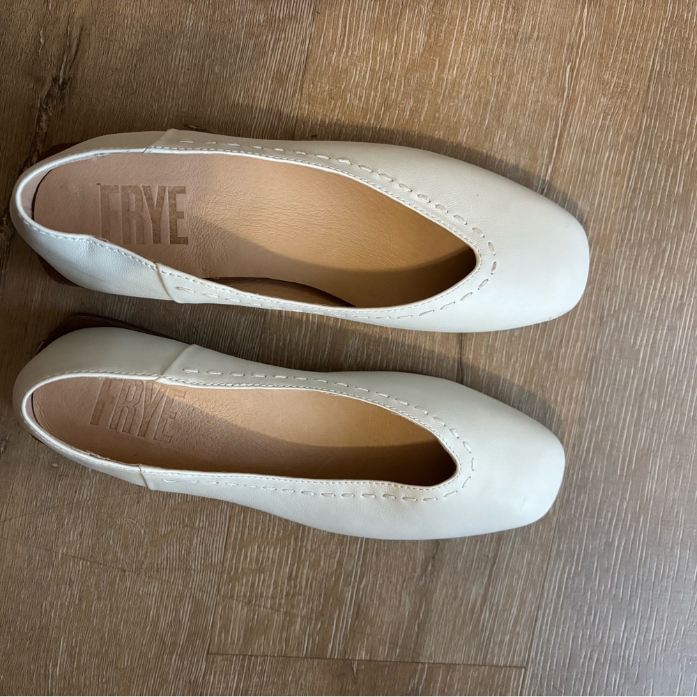 Frye Women's Claire Flats